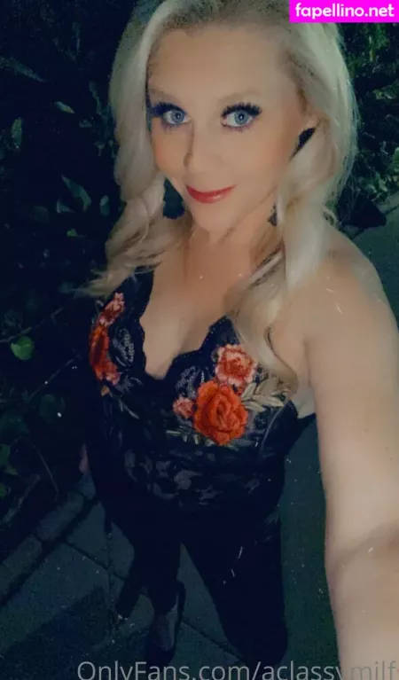 Aclassymilf OnlyFans Thumbnail #Q1hNY5cWGr
