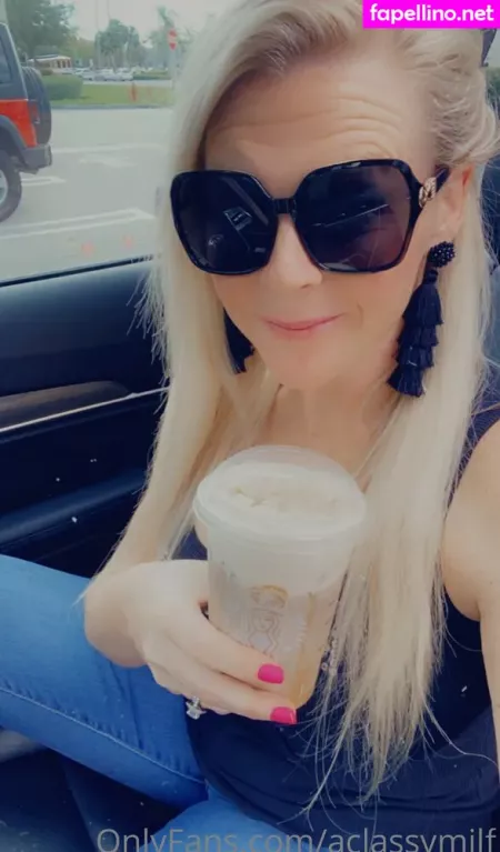 Aclassymilf OnlyFans Thumbnail #zP7POFyPk8