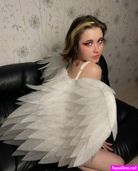 Adel Blossom OnlyFans Thumbnail #0iOmn2fuq1