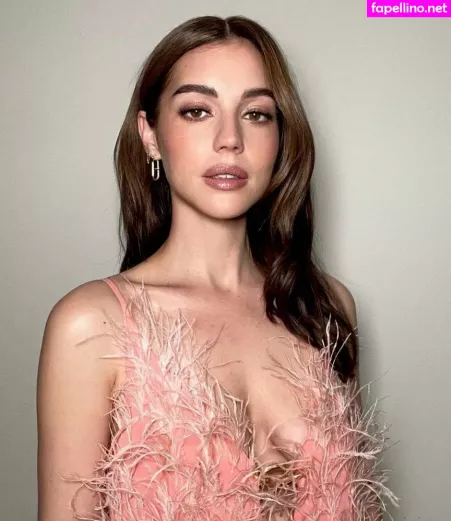 Adelaide Kane OnlyFans Thumbnail #3bBGLBhiSA