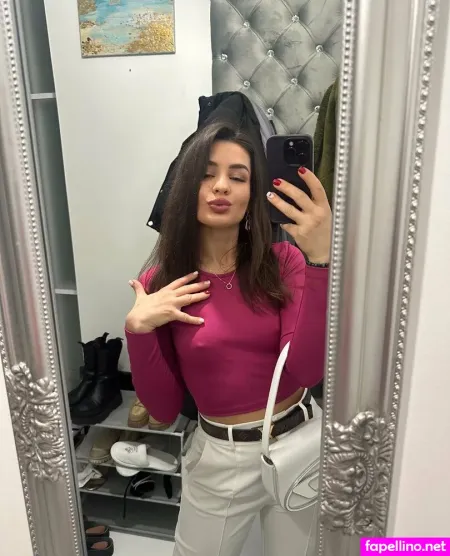 Adele E OnlyFans Thumbnail #T9fm8Bzpmq