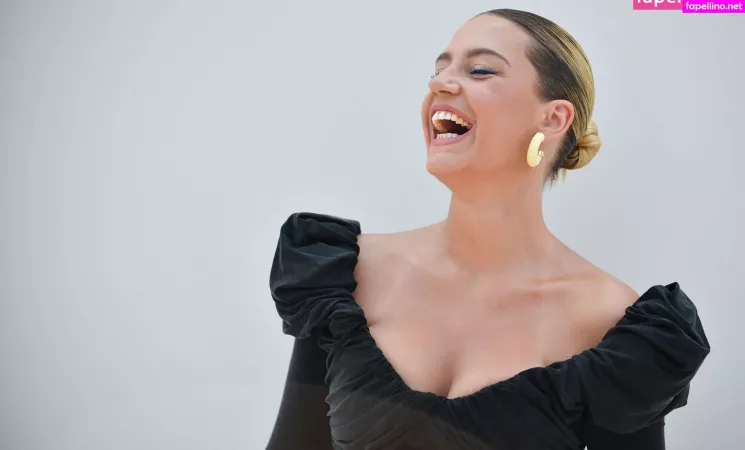 Adele Exarchopoulos OnlyFans Thumbnail #DmRW7LEfyB