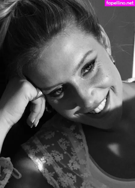 Adele Exarchopoulos OnlyFans Thumbnail #mrITOa2qwW