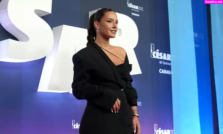 Adele Exarchopoulos OnlyFans Thumbnail #qWueNJ4HdA