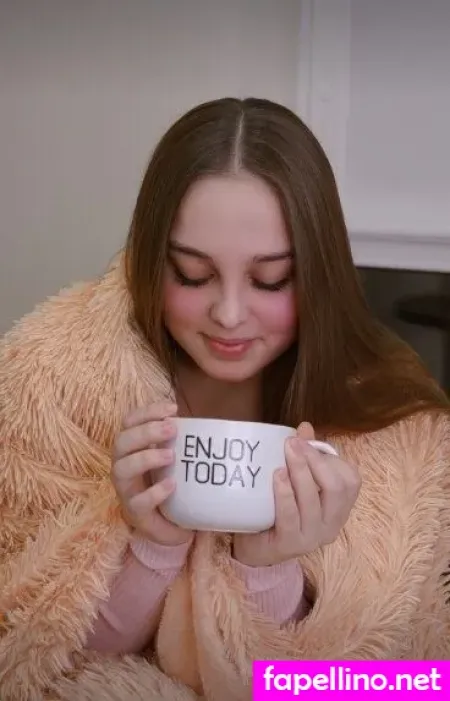 Adele Queen Boobs OnlyFans Thumbnail #TBydMK8mB1