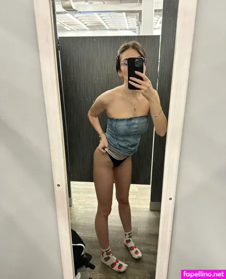 Adelemoor OnlyFans Thumbnail #G8PrJuUHJG