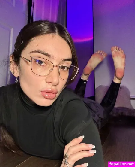 Adelemoorgoddes OnlyFans Thumbnail #dhuPZk7qjb