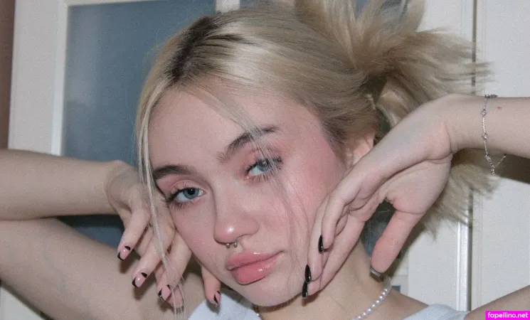 Adelewilson OnlyFans Thumbnail #AkR9llyKTS