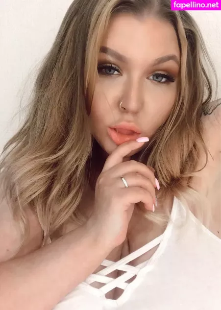 Adelia Adelia OnlyFans Thumbnail #L1QHe6W50F