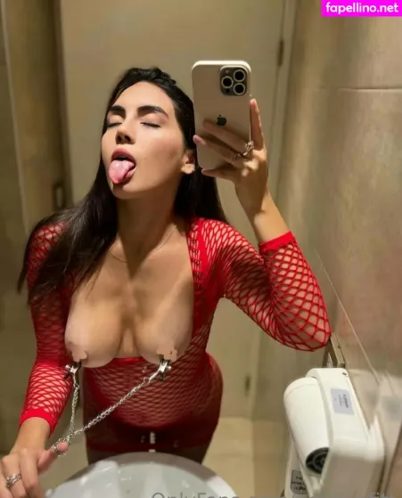 Adelinefitt OnlyFans Thumbnail #kLF2tBuOok