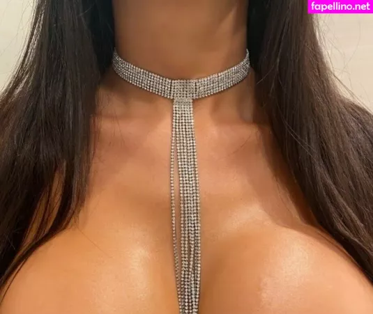 Adelinelux OnlyFans Thumbnail #thzlGlYQC4