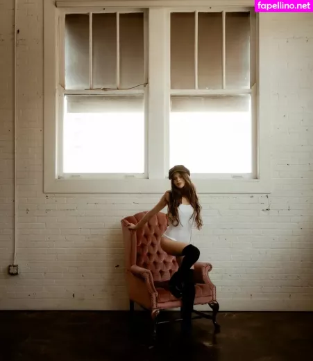 Adelinesofficial OnlyFans Thumbnail #9OZQ2DZASn