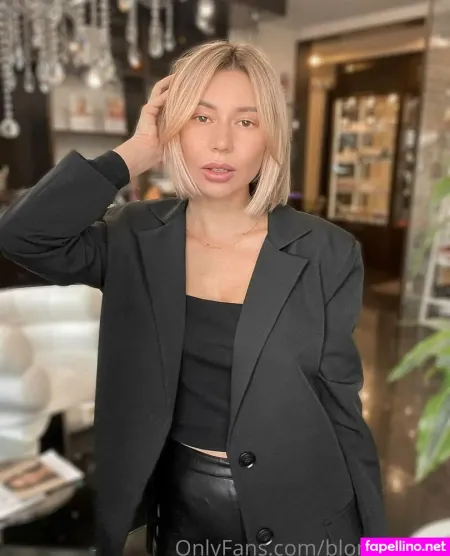 Adri Love Muur OnlyFans Thumbnail #DTsf6jw9Bv