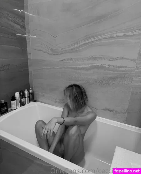 Adri Love Muur OnlyFans Thumbnail #TvvPF9l2Pl