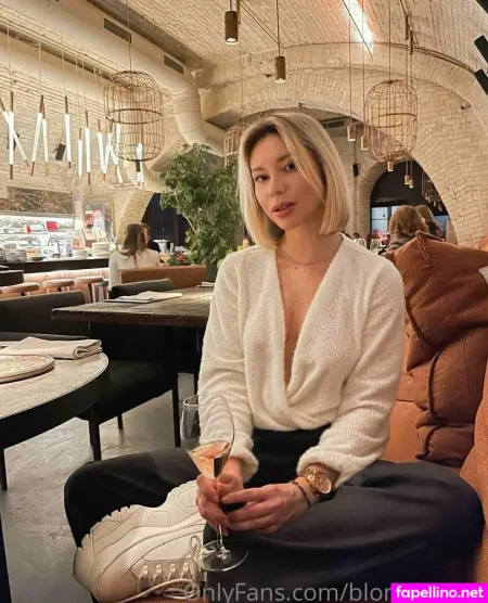 Adri Love Muur OnlyFans Thumbnail #s5ZXb4JTEL