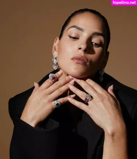 Adria Arjona OnlyFans Thumbnail #R6yq86kHAe