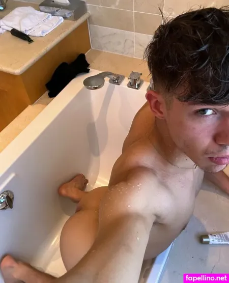 Adrian Hots OnlyFans Thumbnail #4gHeQwMFFU