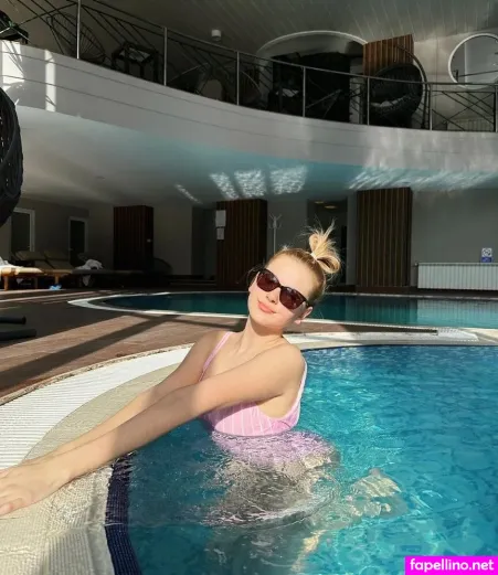 Adriana Burova OnlyFans Thumbnail #jqX8FyBPjW