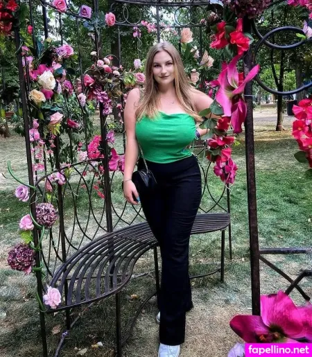 Adriana Catargiu OnlyFans Thumbnail #IyfM6KLPTJ