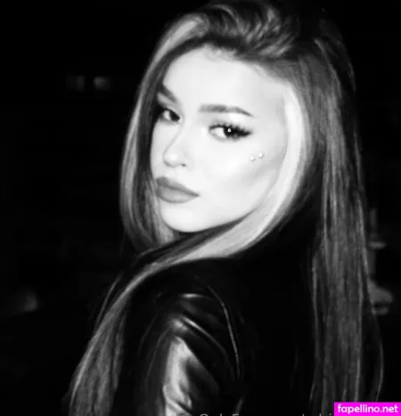 Adriannaswg OnlyFans Thumbnail #8CnqhyOSR9