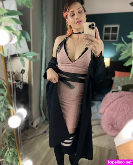 Adriennedriggs 1 OnlyFans Thumbnail #7V6uwTZo5e