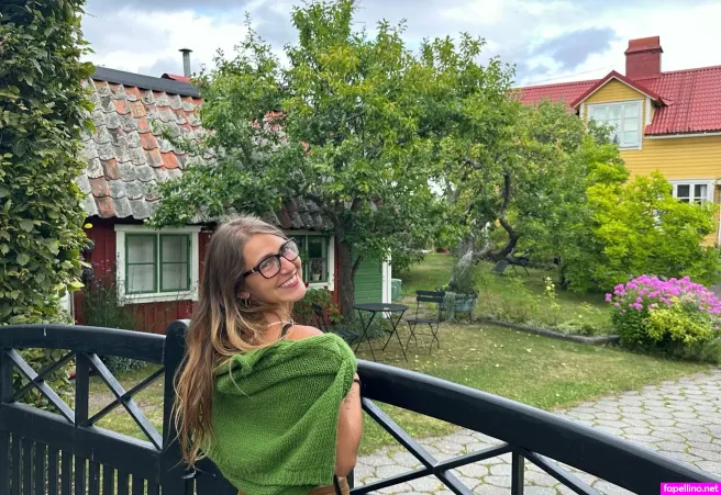 Adventureswithbella OnlyFans Thumbnail #J0ZW5Ydi7q