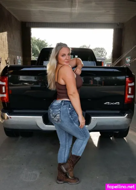 Adventureswithlinz Tv OnlyFans Thumbnail #ZEPohl14pR