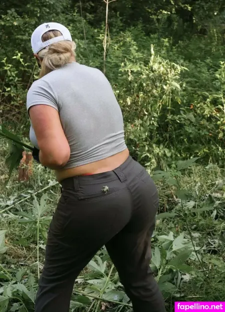Adventureswithlinz Tv OnlyFans Thumbnail #i8anbH1oPq