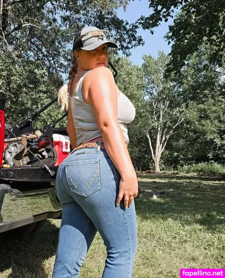 Adventureswithlinz Tv OnlyFans Thumbnail #loSN4yYiJr