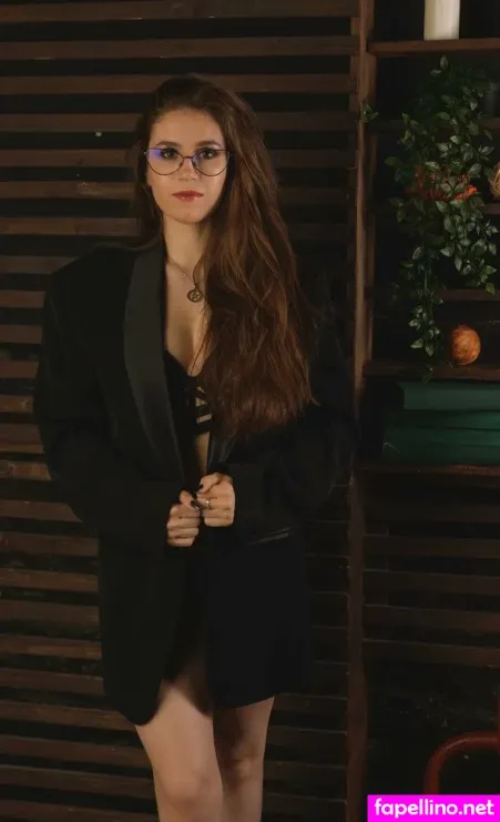 Aelitasssh OnlyFans Thumbnail #iAwy4R0NSs