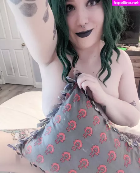 Aerynabaddonfree OnlyFans Thumbnail #81GY7dXv0I