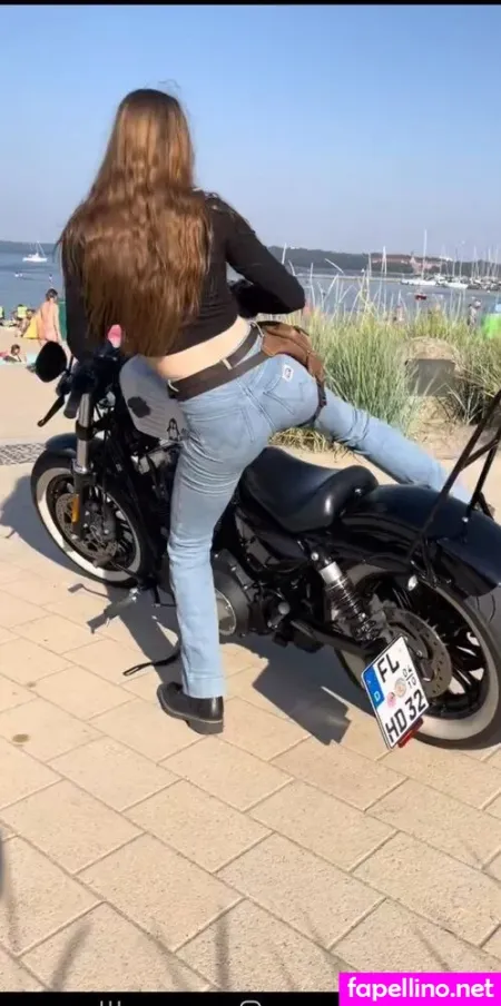 Affe Auf Bike OnlyFans Thumbnail #ay6AxuQXvP