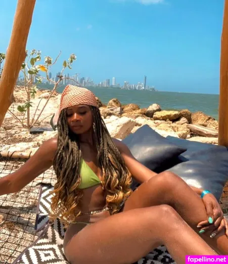 Afroglam1 OnlyFans Thumbnail #hg1FxZPECZ