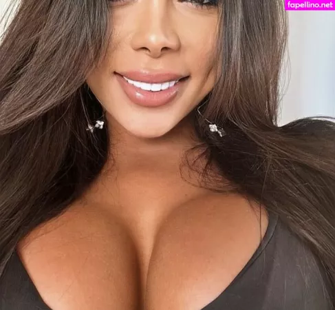 Aghata Ambrozio OnlyFans Thumbnail #uFJh88mE80