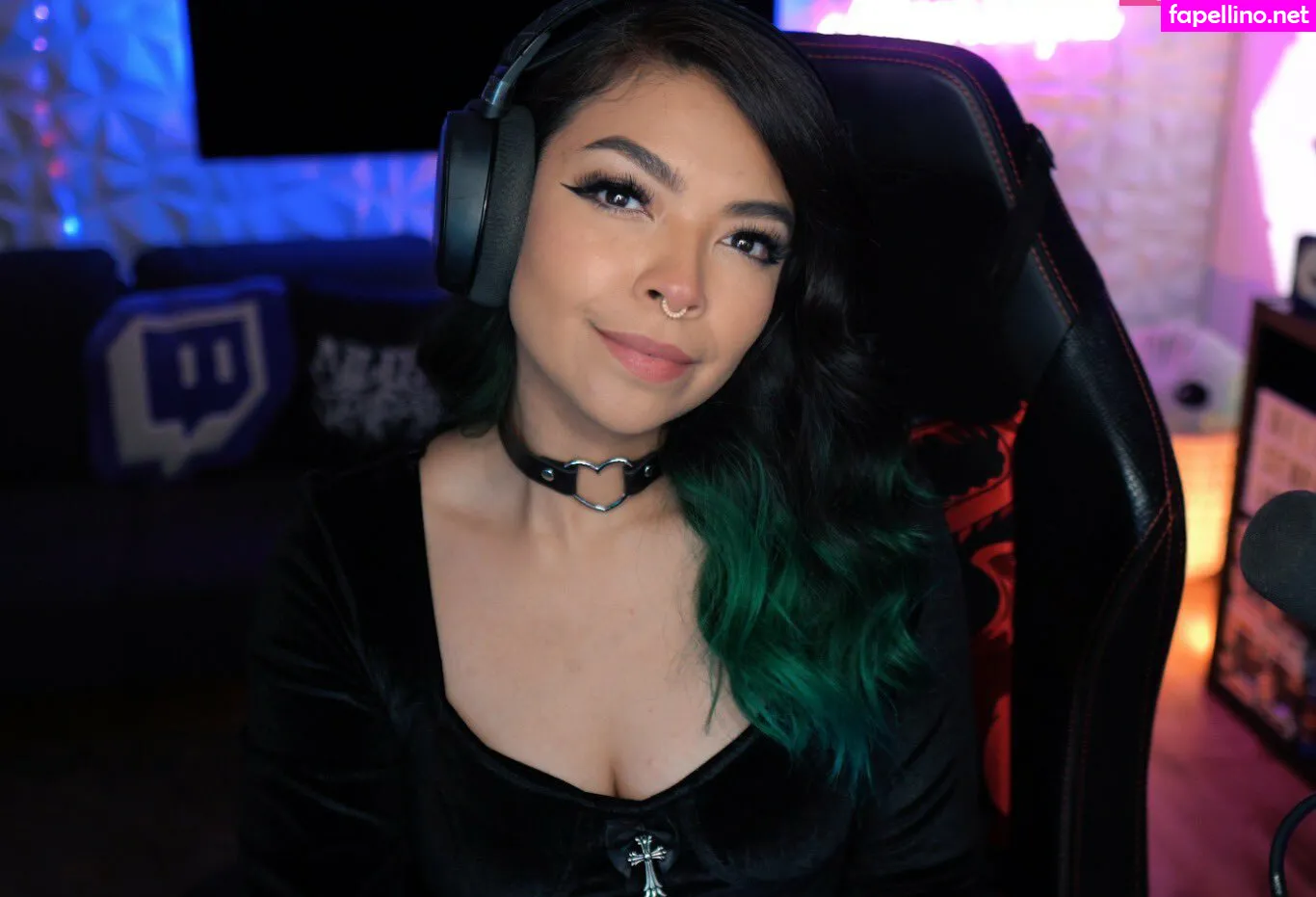 aileen857062121, aileensenpai Nude Leaked OnlyFans Photo #7CKAvDFkGs