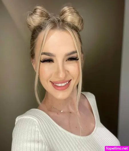 Aileen Williams OnlyFans Thumbnail #cdbbkmqxH7