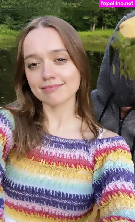Aimee Lou Wood OnlyFans Thumbnail #3GBCsyoS15