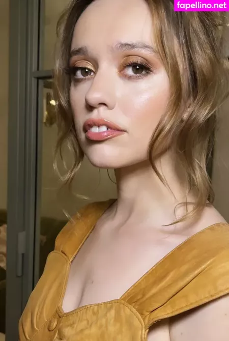 Aimee Lou Wood OnlyFans Thumbnail #PFLF1eRmtv