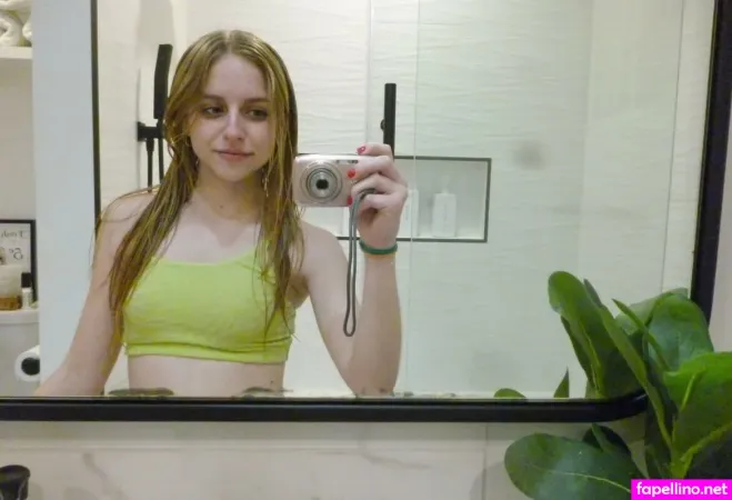 Ainsley Giorio OnlyFans Thumbnail #4x2ILT1PPQ