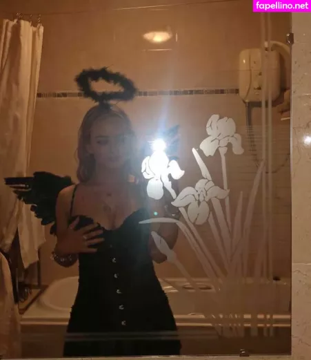 Aiobhin OnlyFans Thumbnail #reL32E7SP6