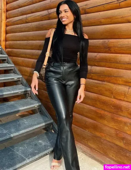 Aisha Mian OnlyFans Thumbnail #3psDHdv5wz