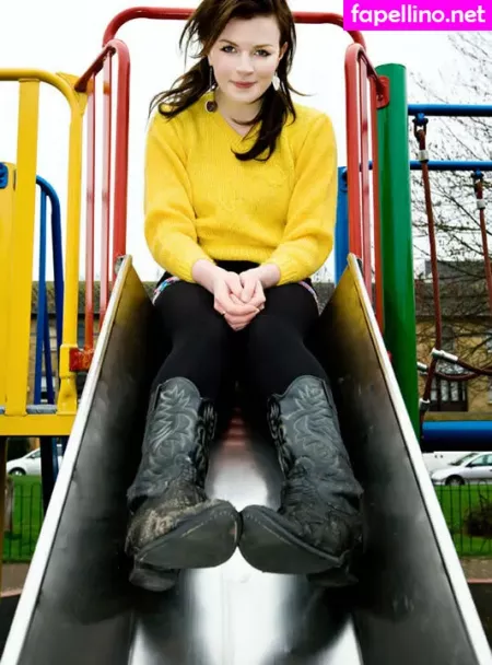 Aisling Bea OnlyFans Thumbnail #2xDH53yyjg