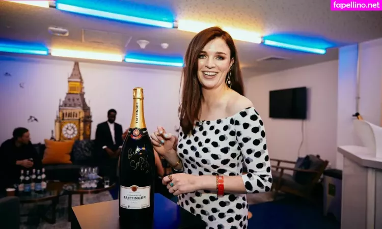 Aisling Bea OnlyFans Thumbnail #DCZgiTaYoD