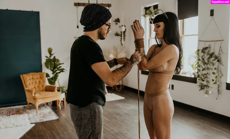 Akatsuki Shibari OnlyFans Thumbnail #9Dmbu3h0Tw