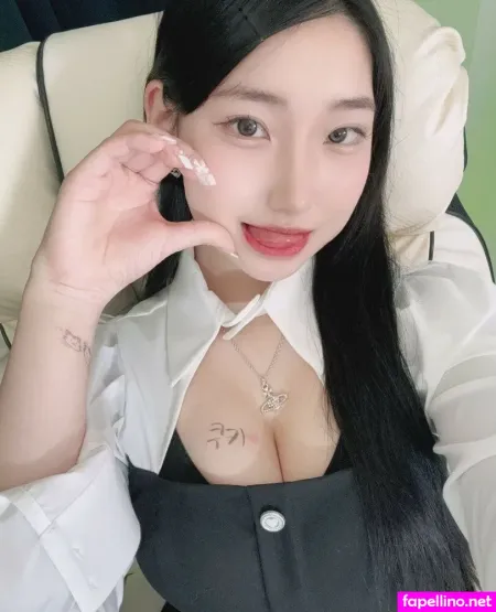 Akikxxo OnlyFans Thumbnail #nd4D8SRlhD