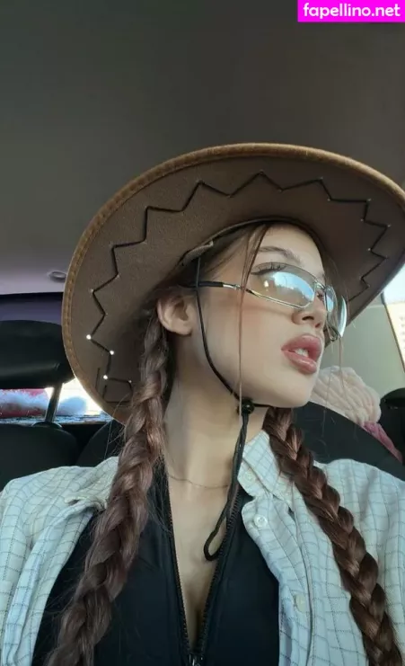 Akyuliych OnlyFans Thumbnail #7ydObt4Rei