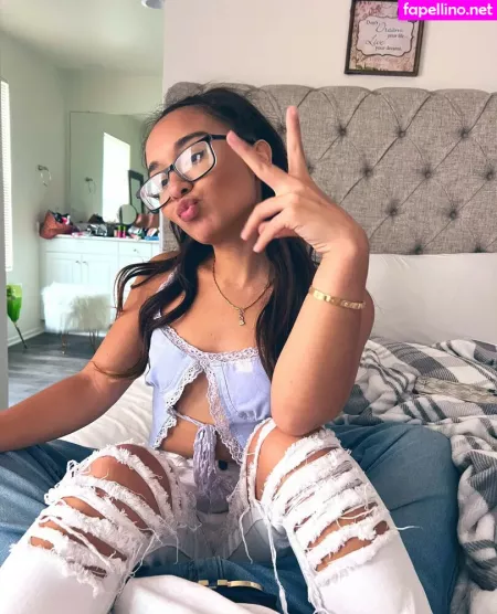 Alahna Ly OnlyFans Thumbnail #2LE5UUBdcx