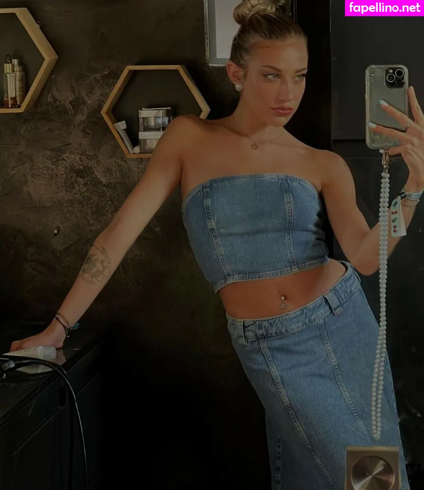 AlaiaJeanneau, AlaÃ¯a Nude Leaked OnlyFans Photo #402QMqBjM3