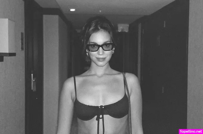 Alane Dias OnlyFans Thumbnail #9ouOsTJaj8