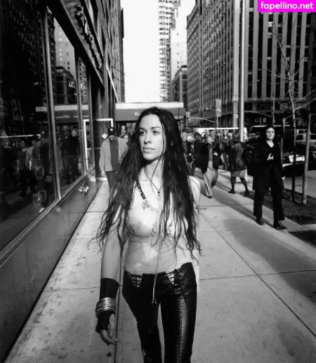 Alanis Morissette OnlyFans Thumbnail #CrRWLUnxyZ